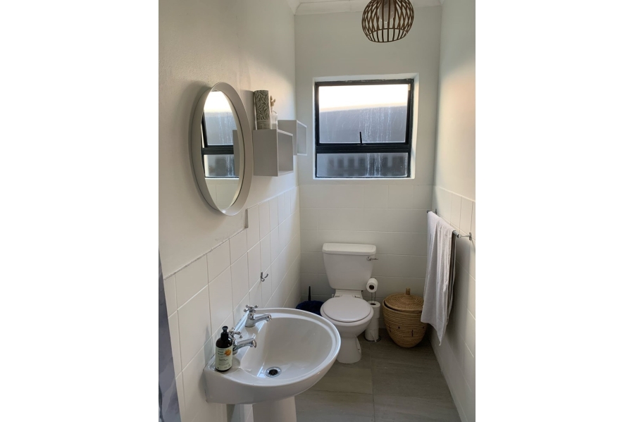 To Let 1 Bedroom Property for Rent in Flamingo Vlei Western Cape